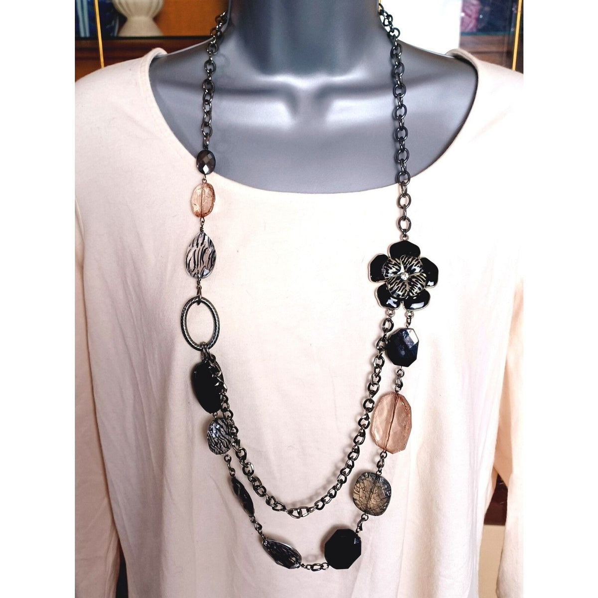 NY Collection Layered Flower Accent Lucite Zebra Stripe Beads Vintage Necklace
