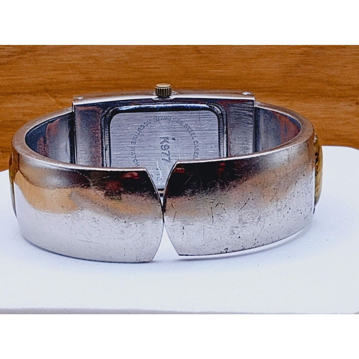 1980s Accutime K977 Vivani Abalone Inset Vintage Cuff Bracelet Watch