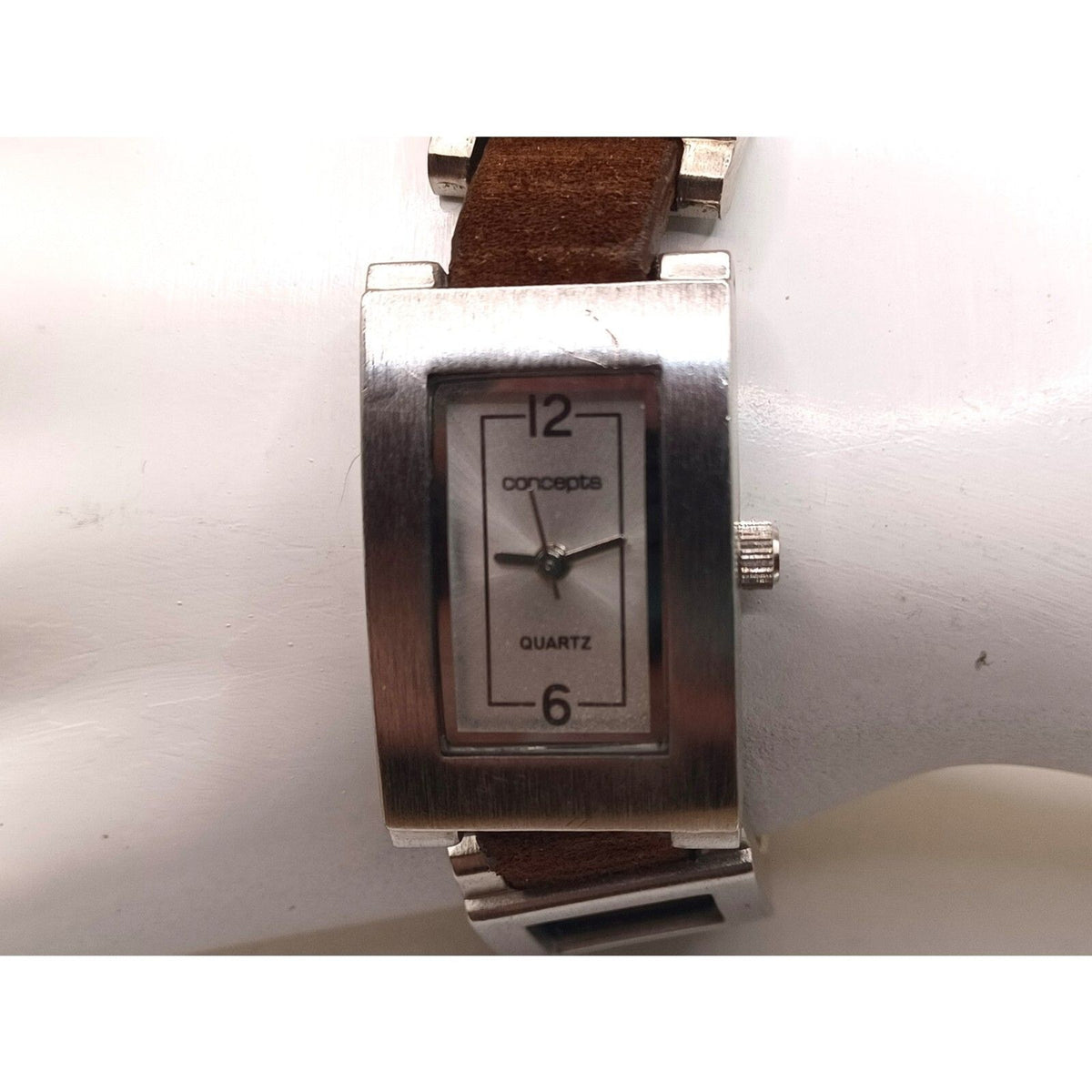 Concepts Women's Fashion Silver Tone and Brown Strap Band Watch NEW BATTERY