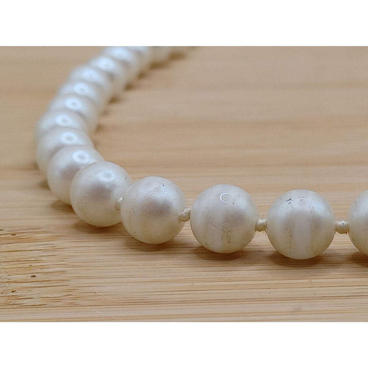 VTG Fancy Glass Faux Pearl Single Strand Rhinestone Studded Box Clasp Necklace