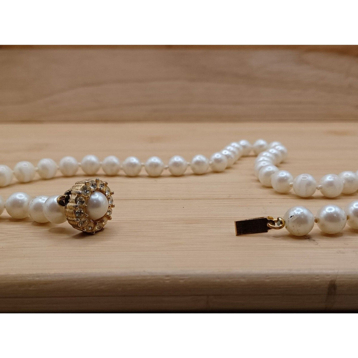 VTG Fancy Glass Faux Pearl Single Strand Rhinestone Studded Box Clasp Necklace