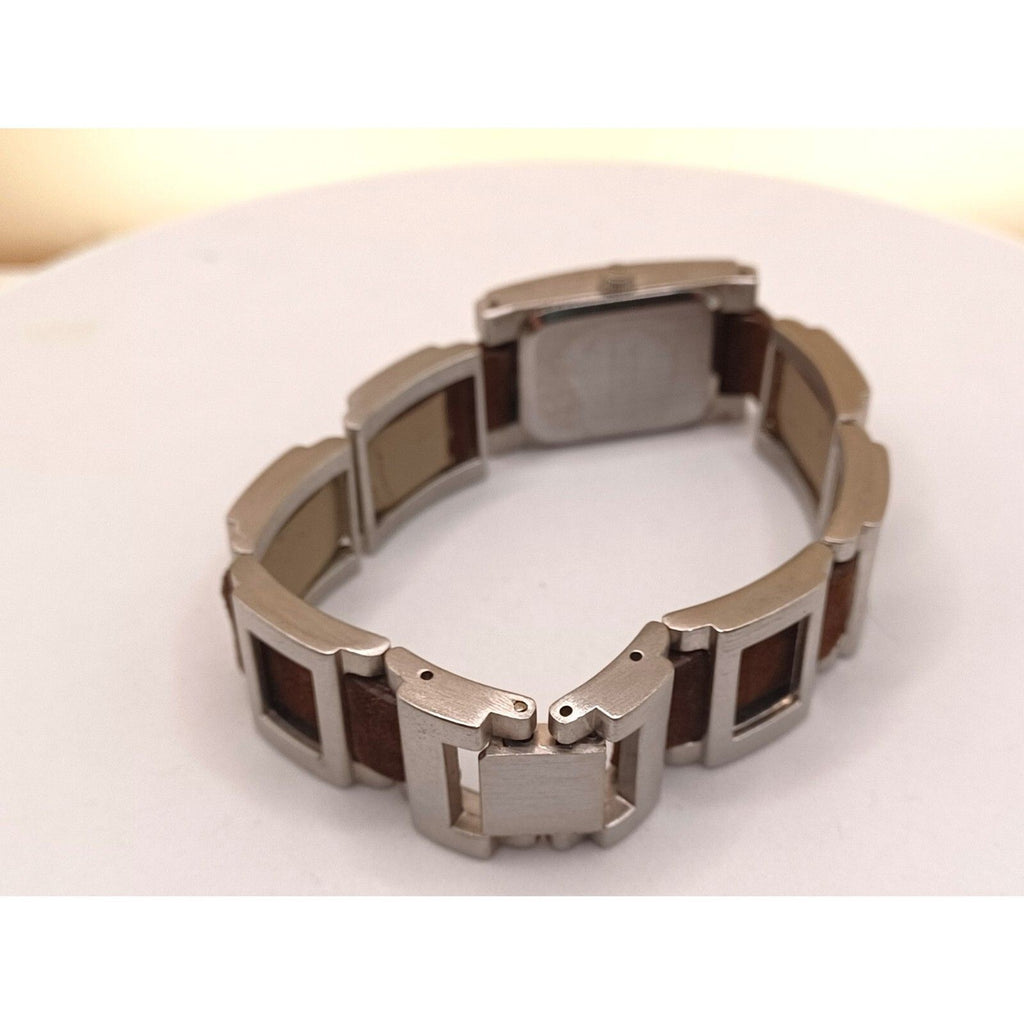 Concepts Women's Fashion Silver Tone and Brown Strap Band Watch NEW BATTERY
