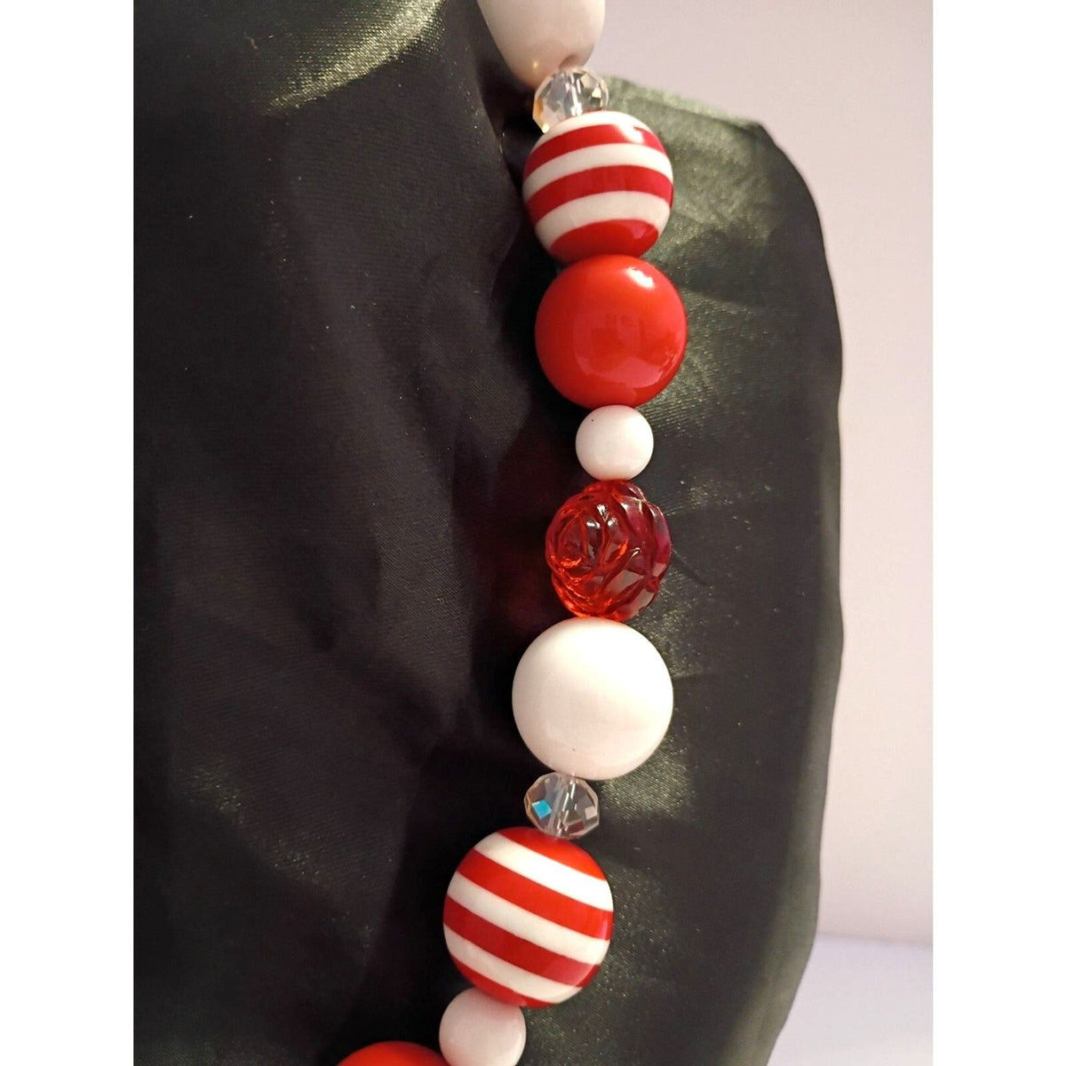 Chunky Bubblegum Necklace with Red, White and Striped beads of Different Sizes