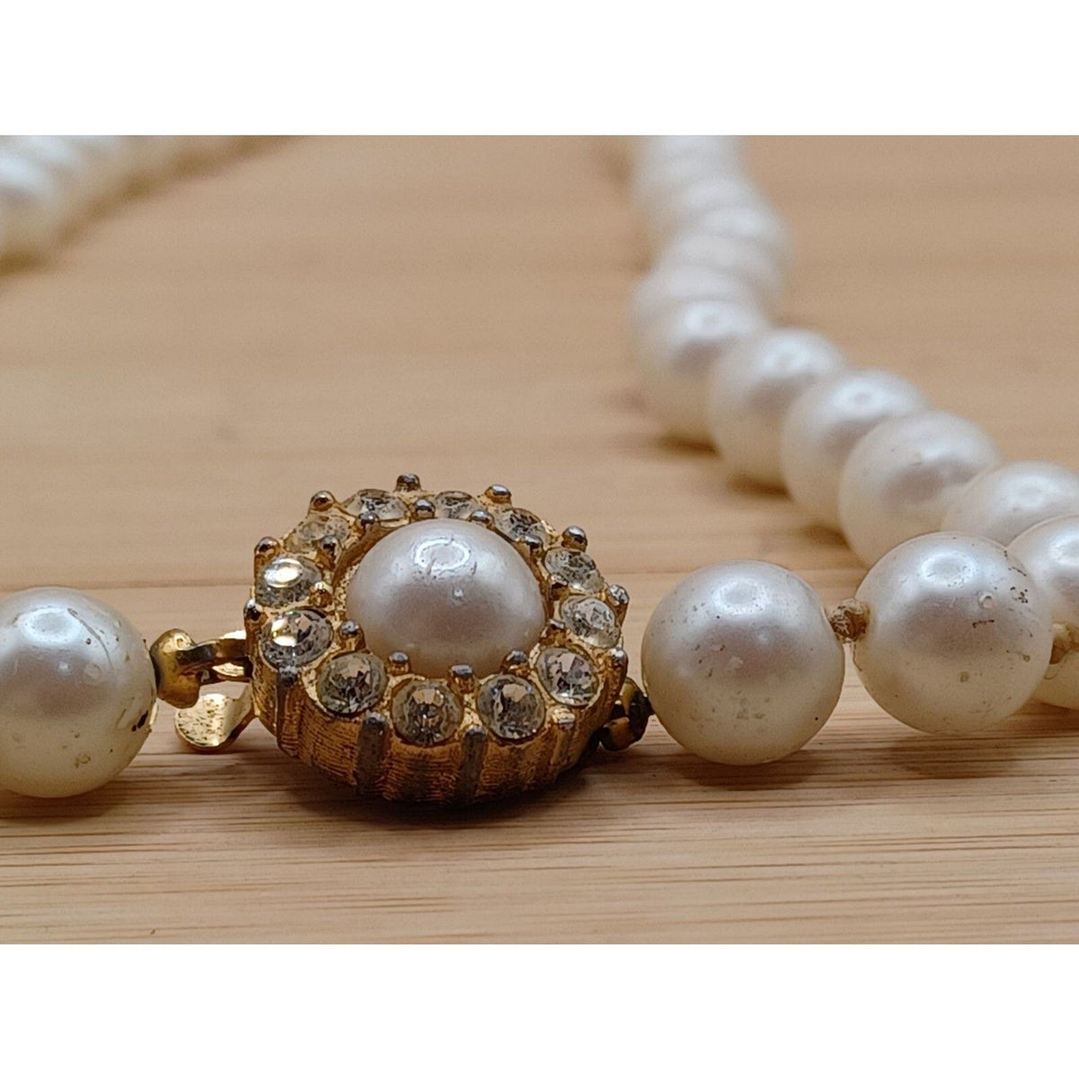 VTG Fancy Glass Faux Pearl Single Strand Rhinestone Studded Box Clasp Necklace