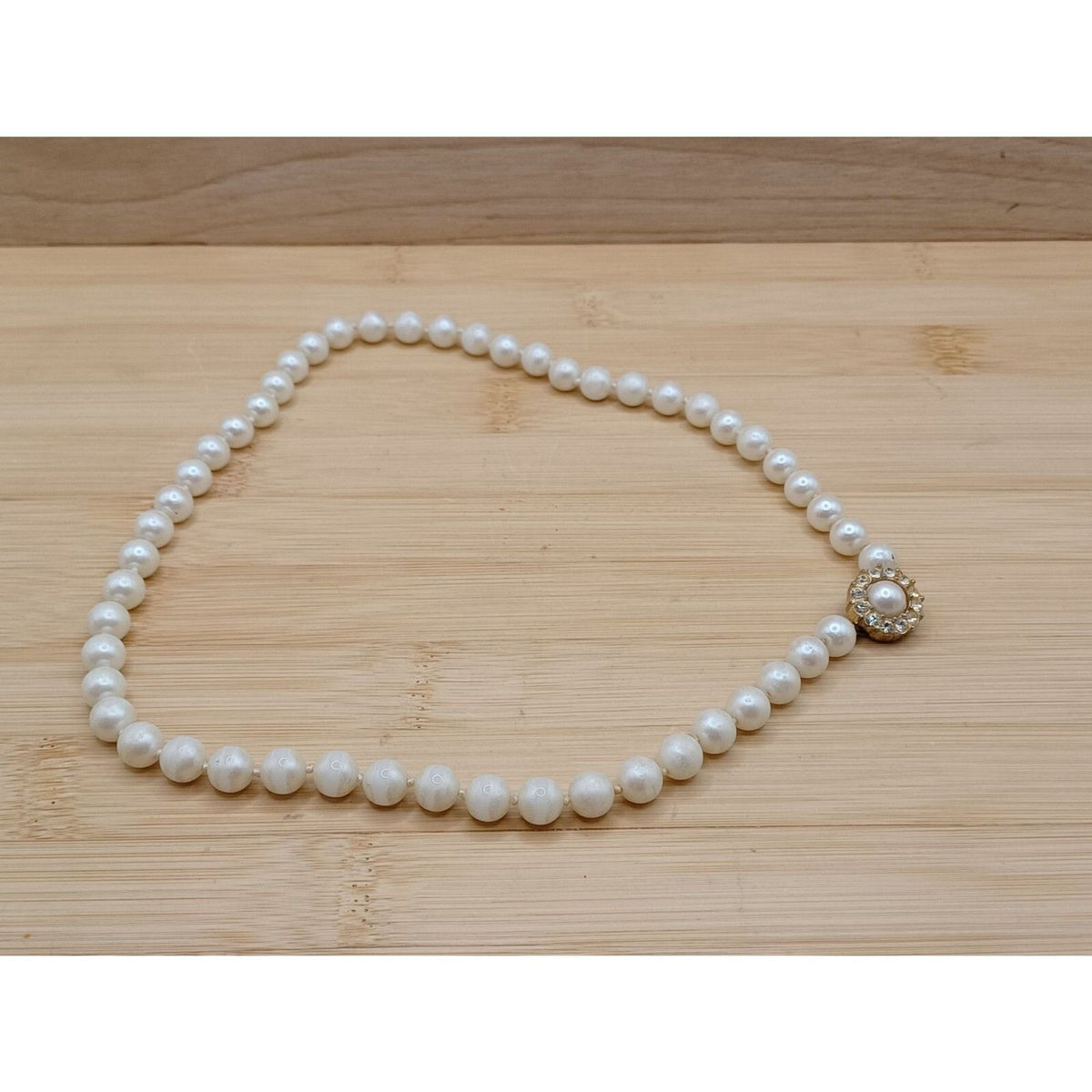 VTG Fancy Glass Faux Pearl Single Strand Rhinestone Studded Box Clasp Necklace