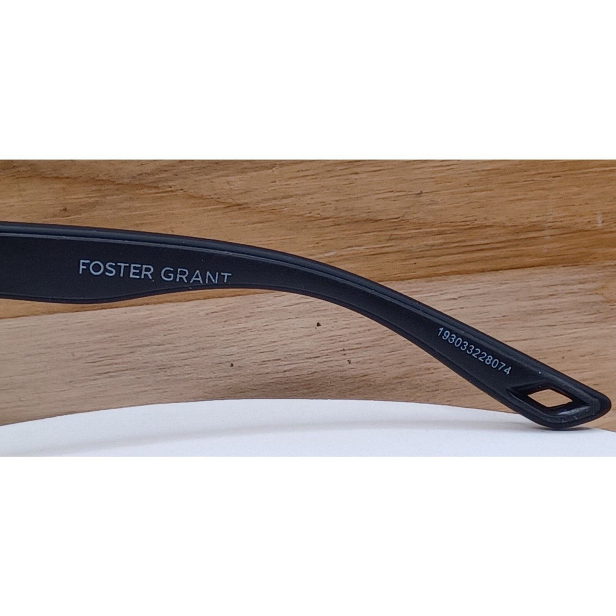 Foster Grant Mens Way-Shaped Sport Black Rainbow Mirror Lenses Sunglasses