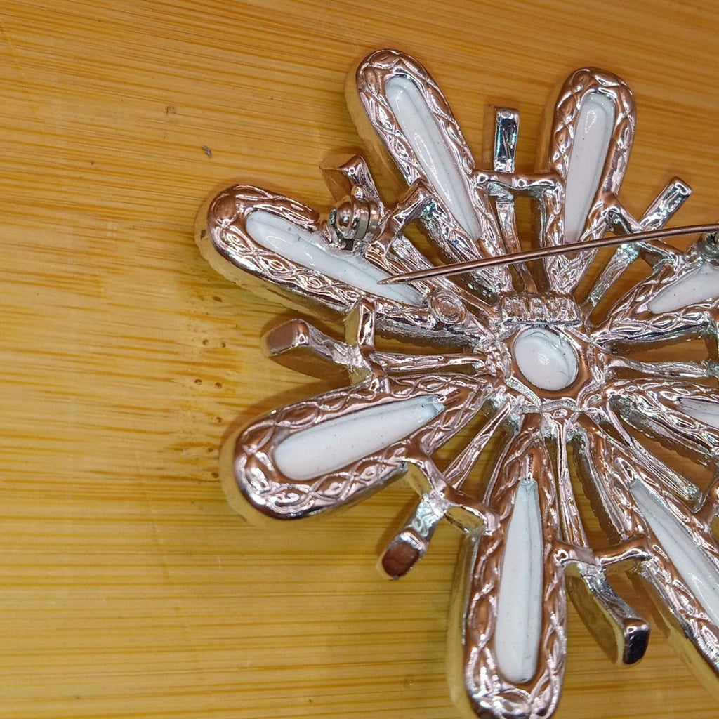 1960s Sarah Coventry White Enameled Christmas Snowflake Flower Brooch