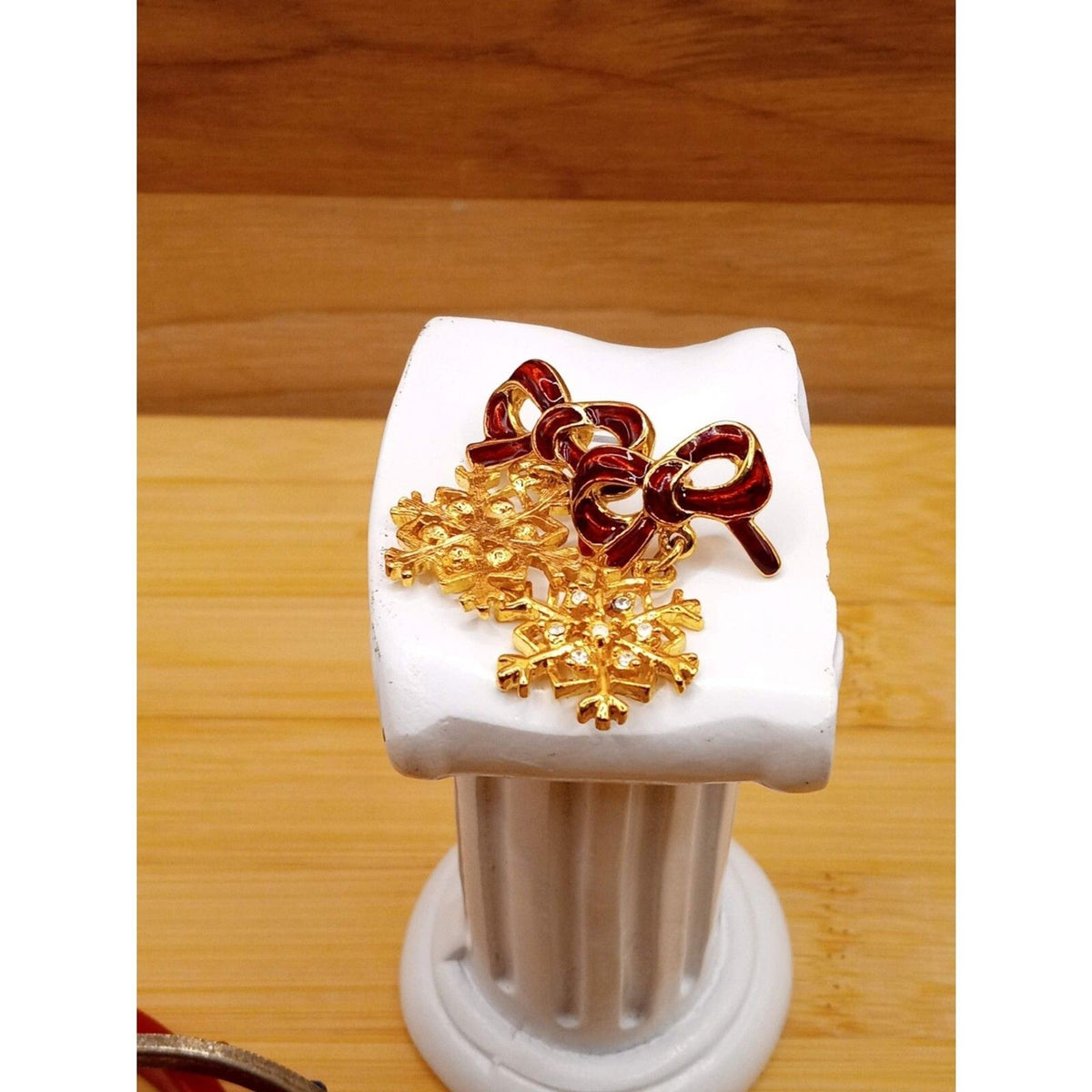Christmas Themed Jewelry Bundle 5 Bracelets 3 Pairs Earrings