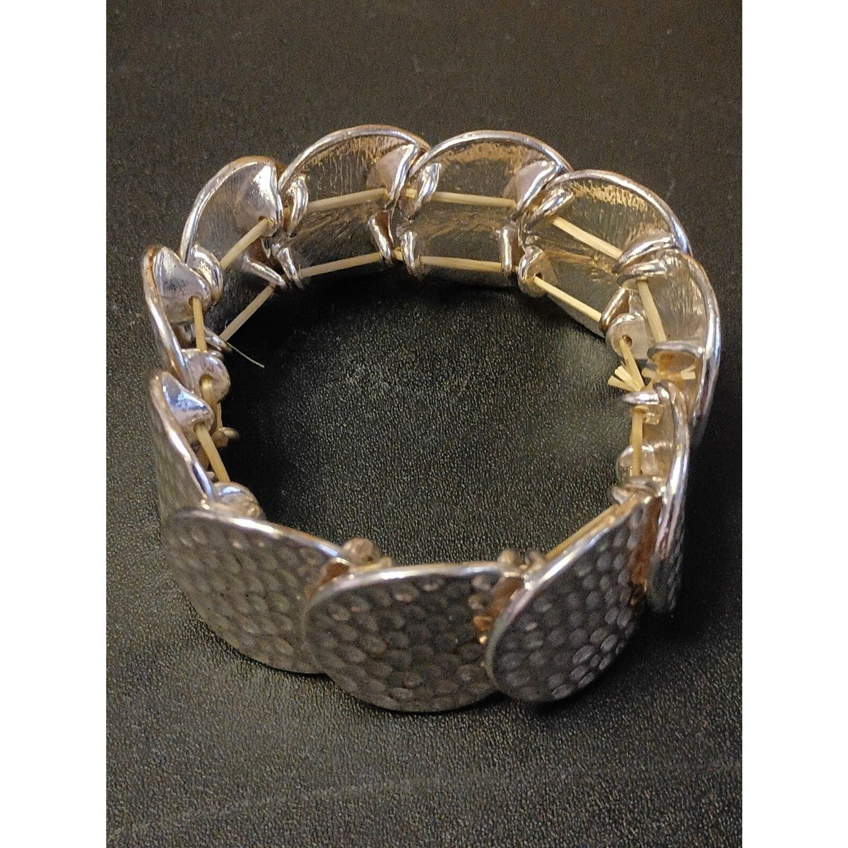 Vintage Hammered Silver-Tone Circle Link Textured Disc Stretch Bracelet