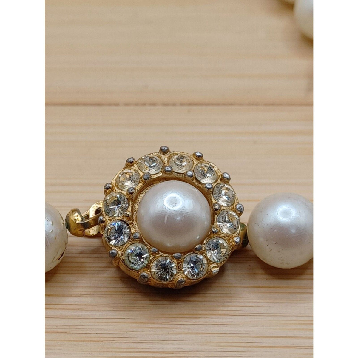 VTG Fancy Glass Faux Pearl Single Strand Rhinestone Studded Box Clasp Necklace