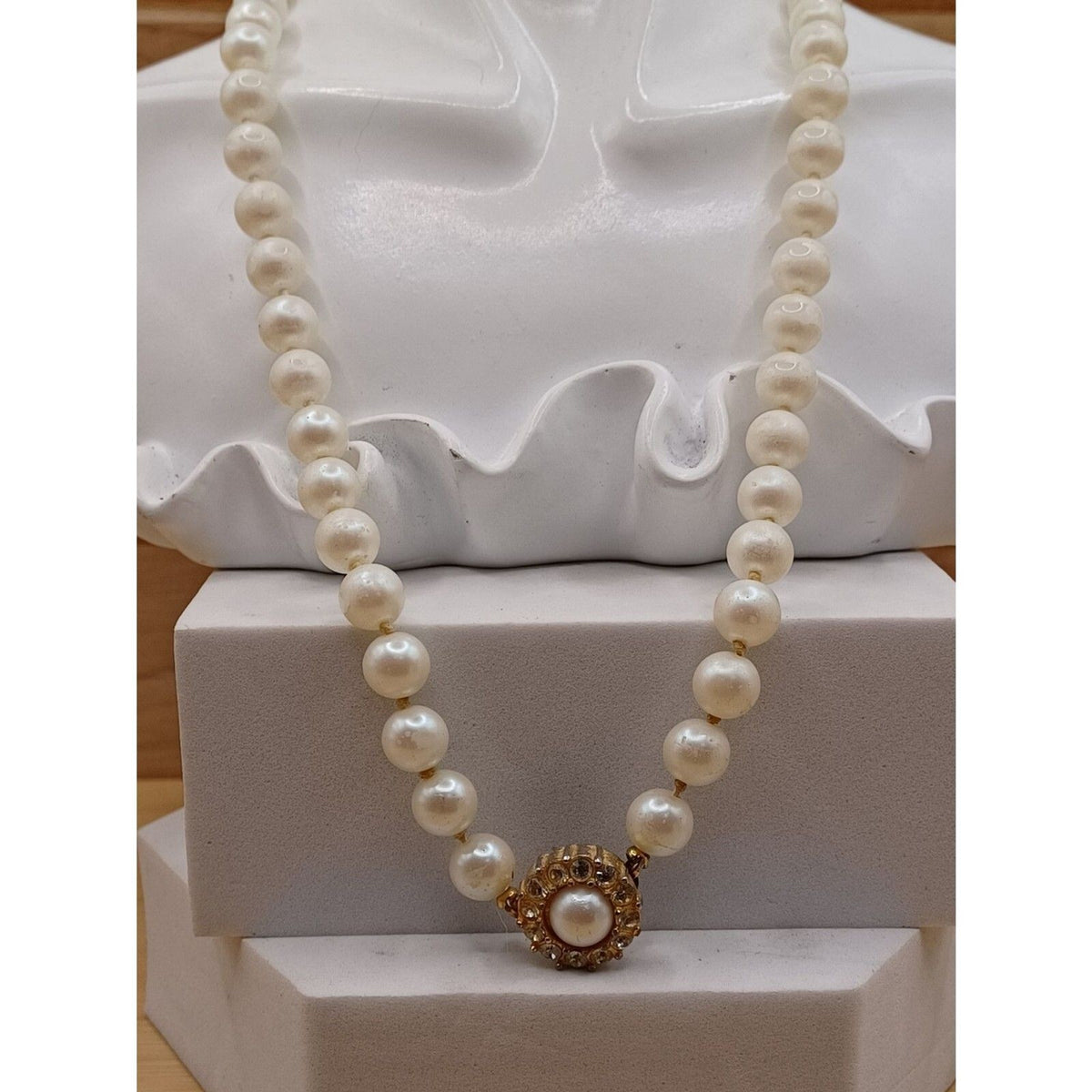VTG Fancy Glass Faux Pearl Single Strand Rhinestone Studded Box Clasp Necklace