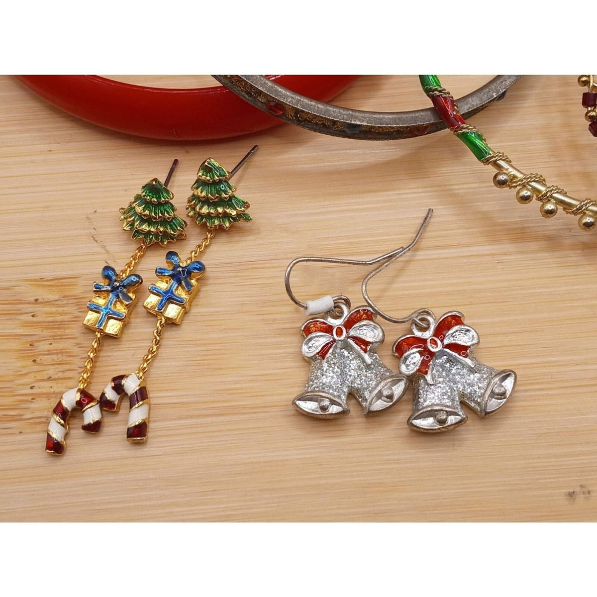 Christmas Themed Jewelry Bundle 5 Bracelets 3 Pairs Earrings