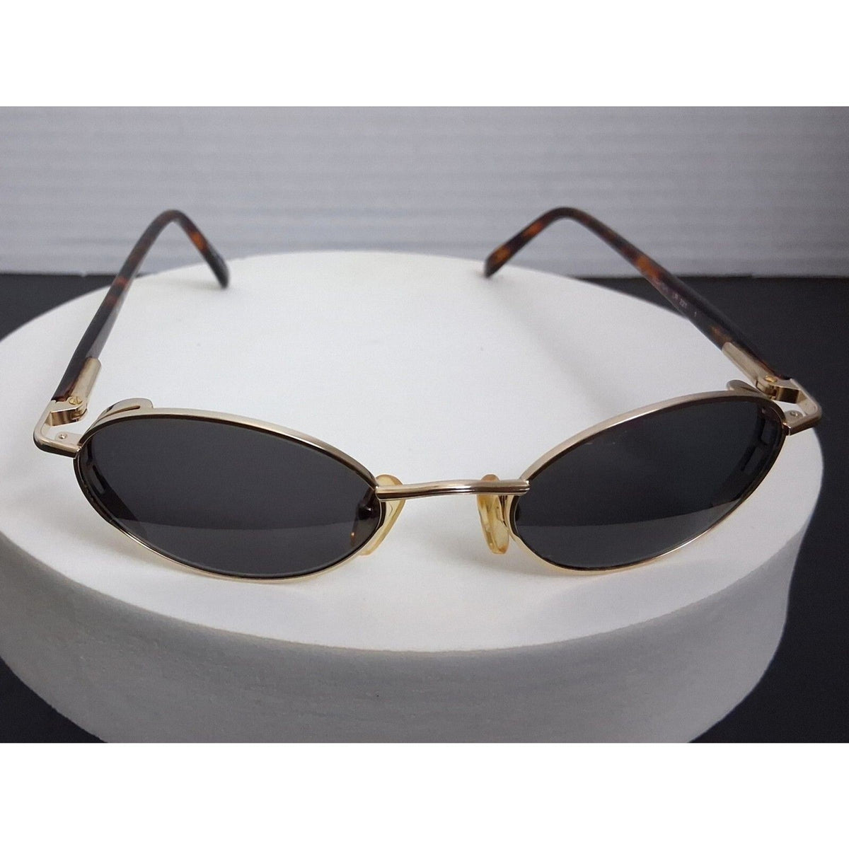 Linea Roma LR 221 Gold Tone Rare Vintage Metal Frame Sunglasses Made in Italy
