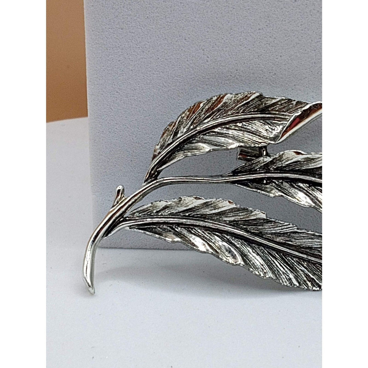 Vintage Nature Pin Brooch Silver Toned Textured Leave Design