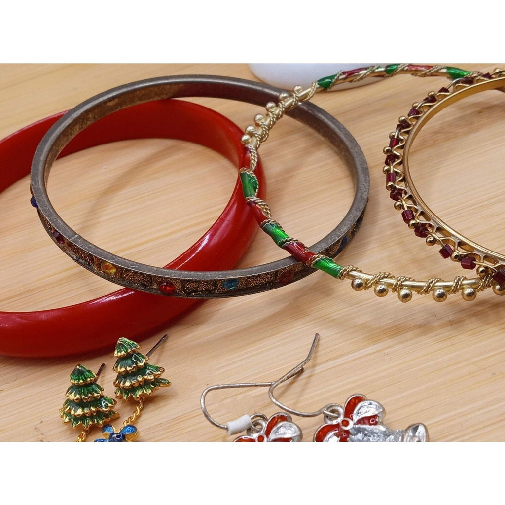Christmas Themed Jewelry Bundle 5 Bracelets 3 Pairs Earrings
