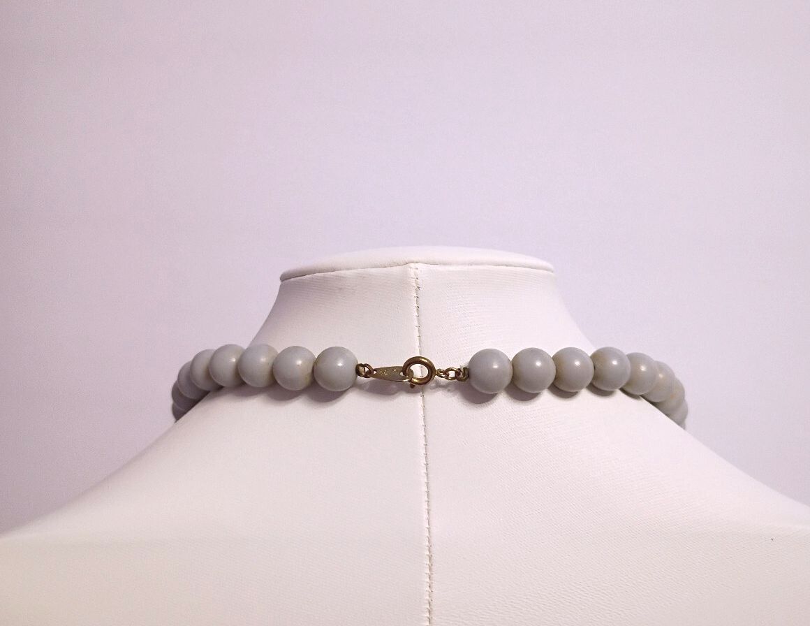 Vintage Light Gray Neutral Color Resin Beaded Necklace Work or Play for Holidays